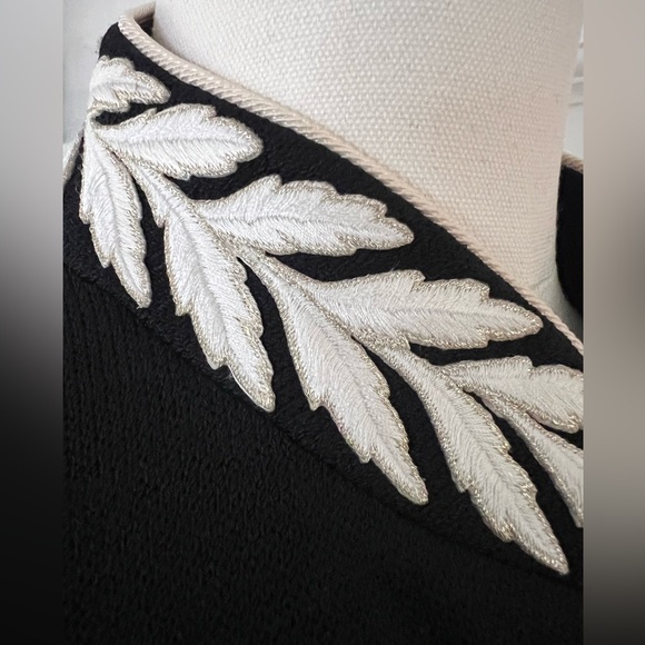 St John Santana Knit Embroidered Jacket Zip Front in Black Signature Hardware - Picture 12 of 17